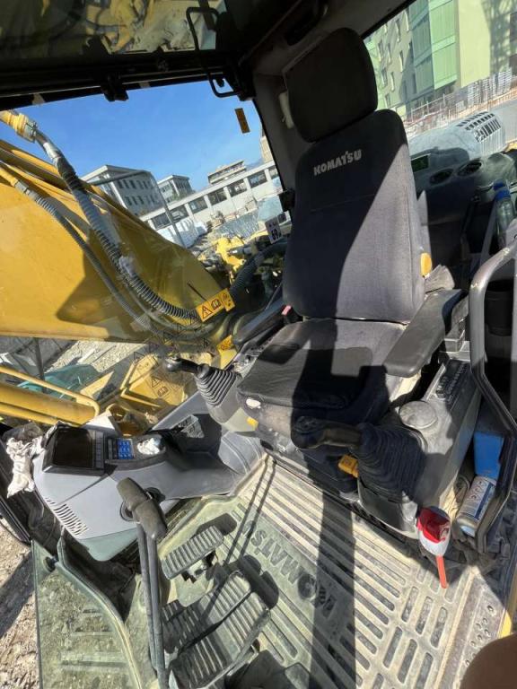 Komatsu PC210NLC-8 Photo 25