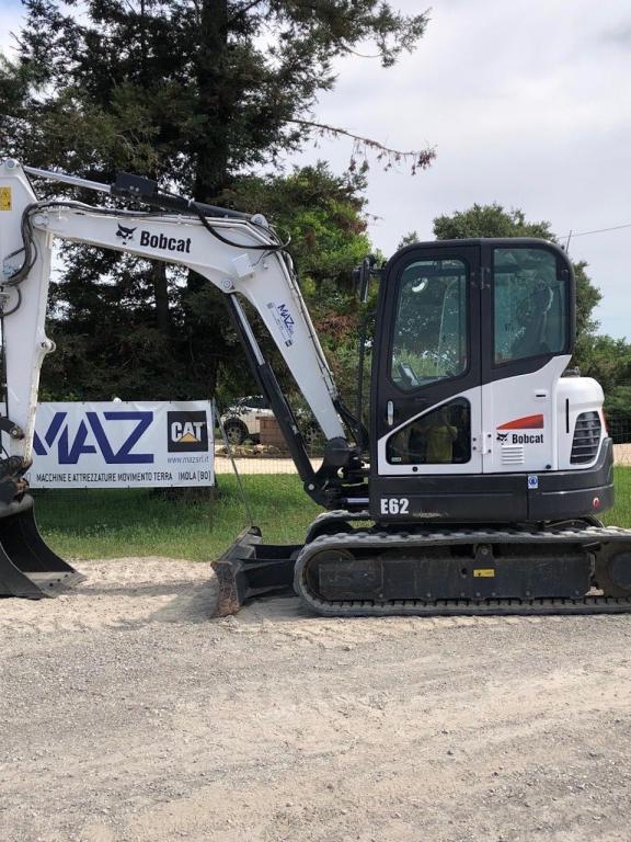 Bobcat E62 Photo 2
