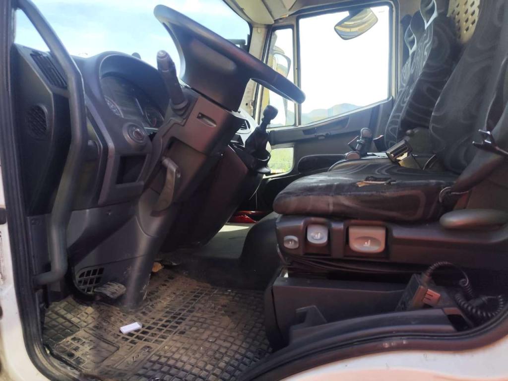Iveco EUROCARGO 150E22P Photo 11