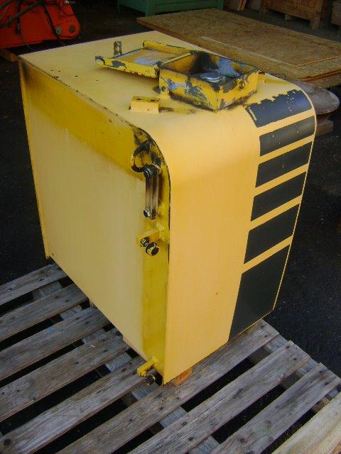 Réservoir de carburant pour Komatsu PW 130 Photo 1