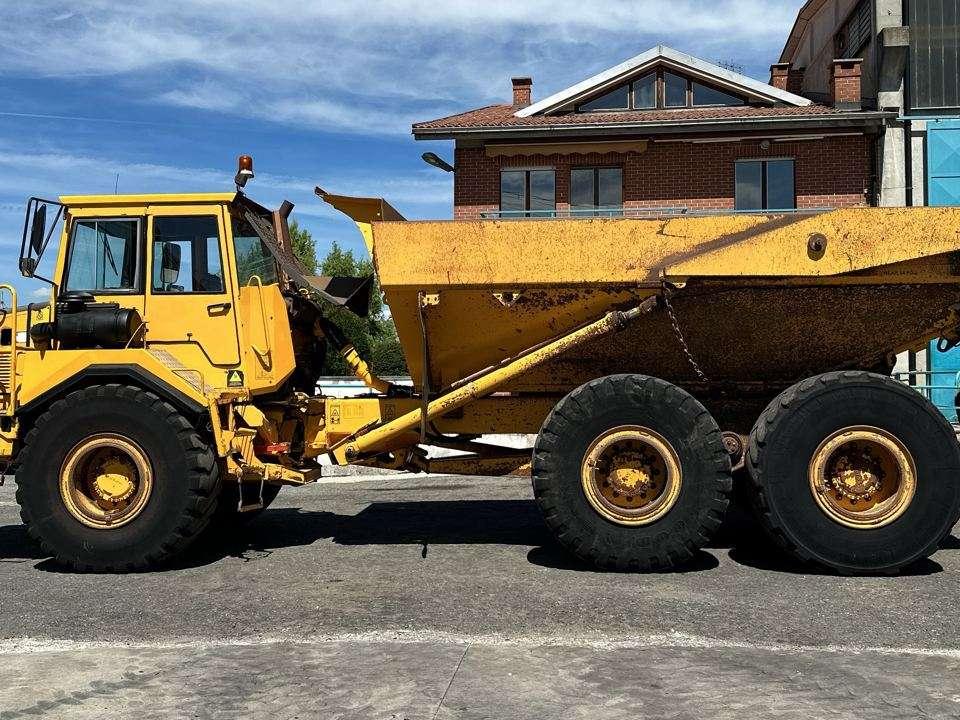 Volvo A25C 6X6 Photo 2