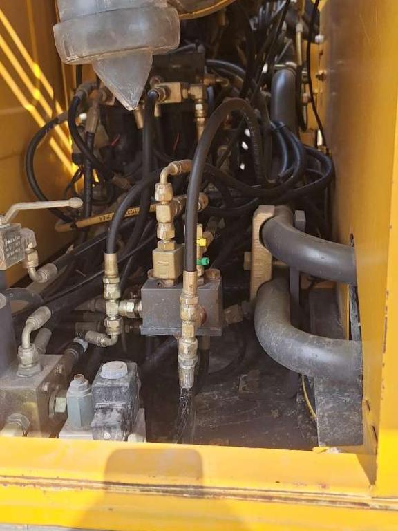 Volvo EC140B Photo 9