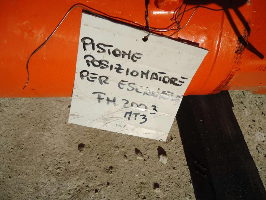 Piston positionneur pour Fiat Hitachi FH200.3 MT.3 Photo 3