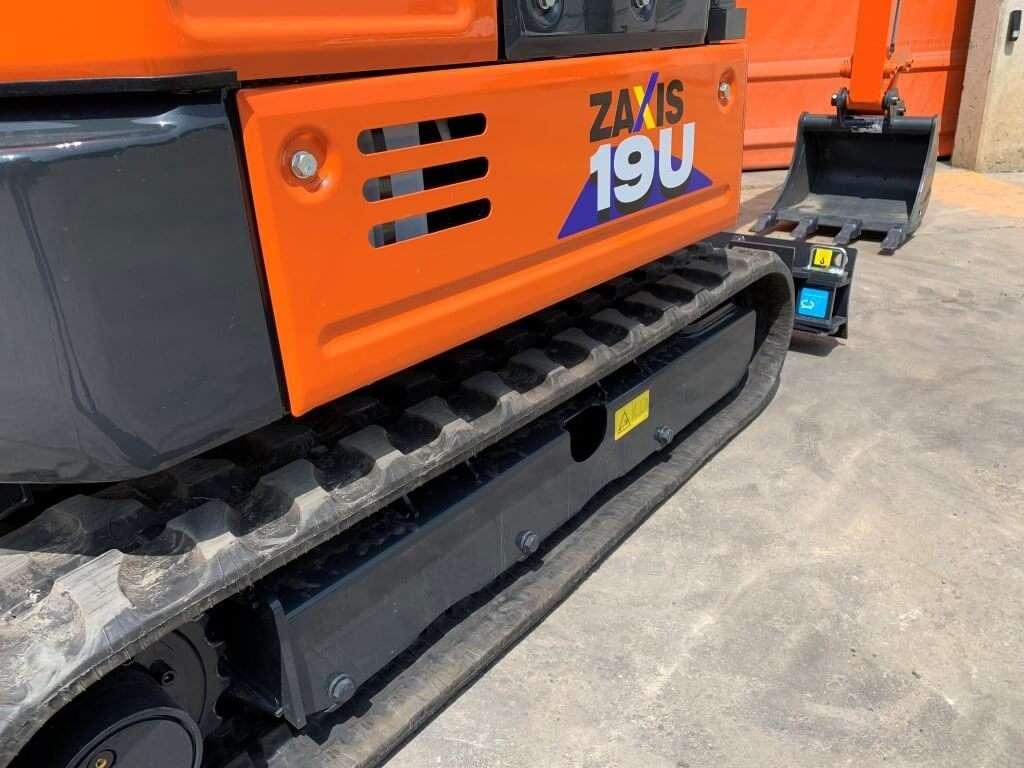 Hitachi ZX19U-6 Photo 16