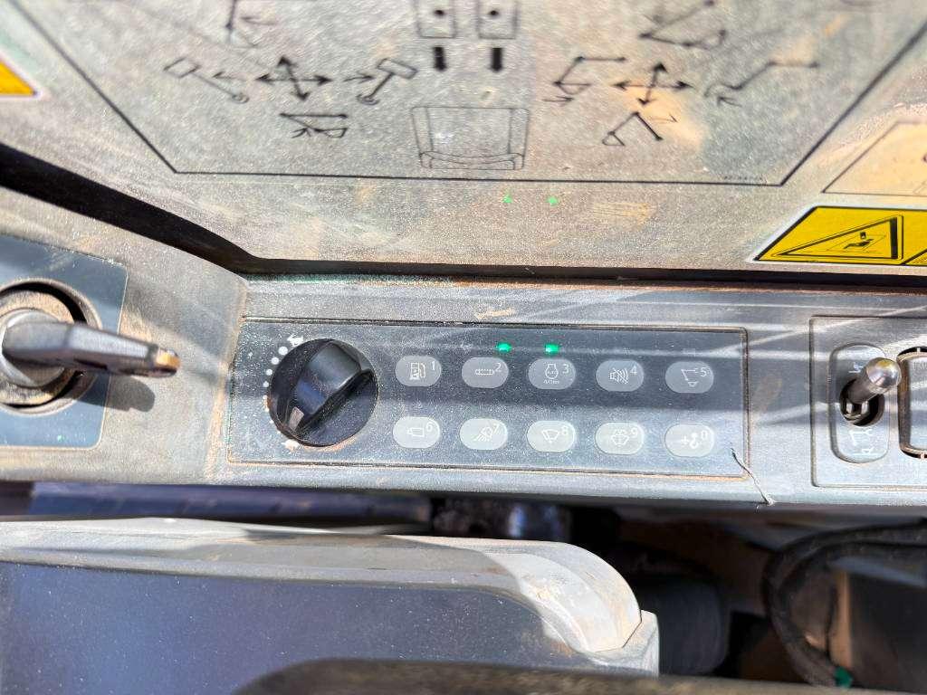 Caterpillar 320FL - New Bucket / Hammer Lines / Camera Photo 13