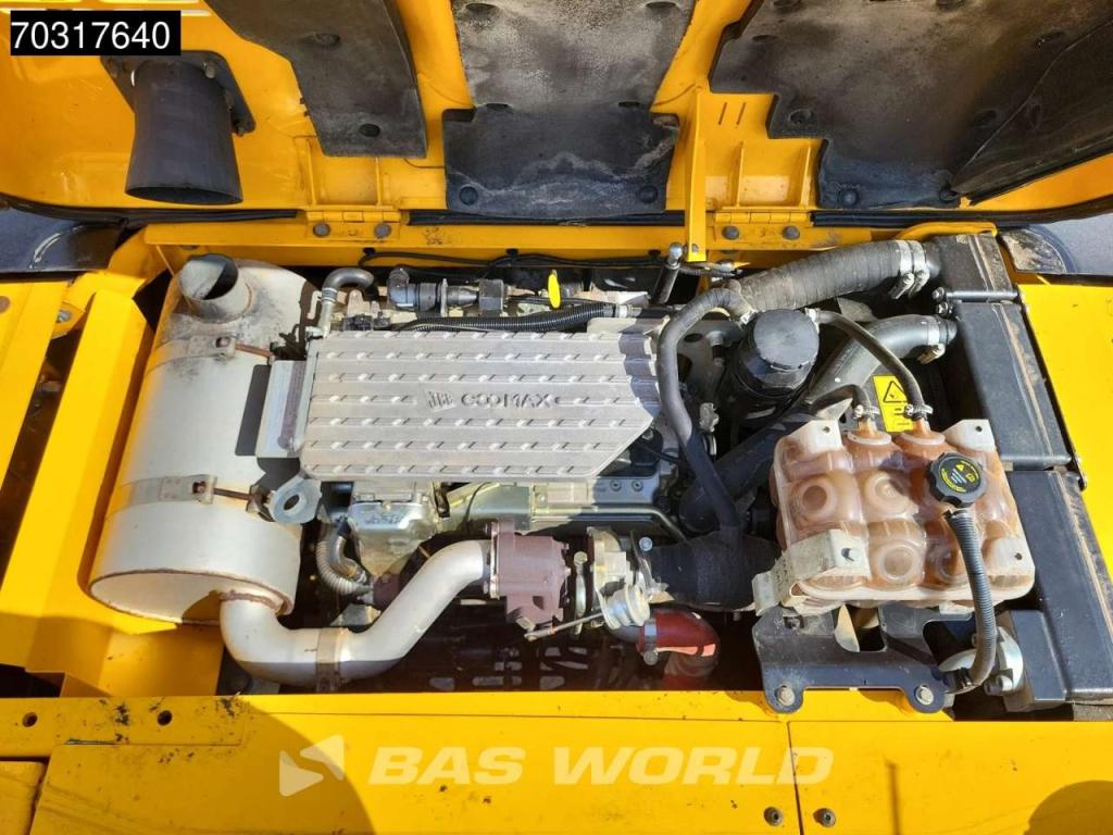 JCB JS131 LC Photo 17