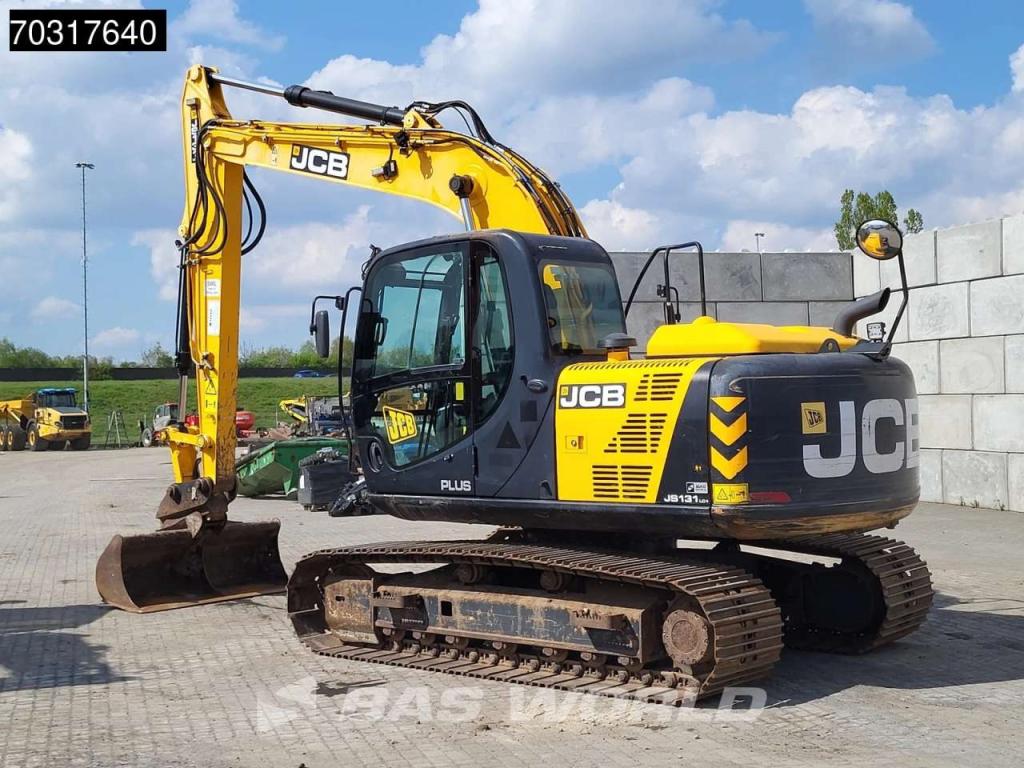 JCB JS131 LC Photo 2