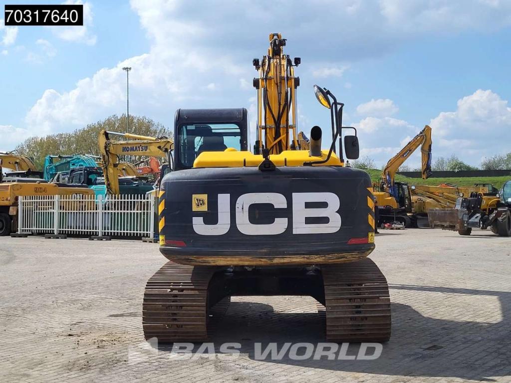 JCB JS131 LC Photo 3