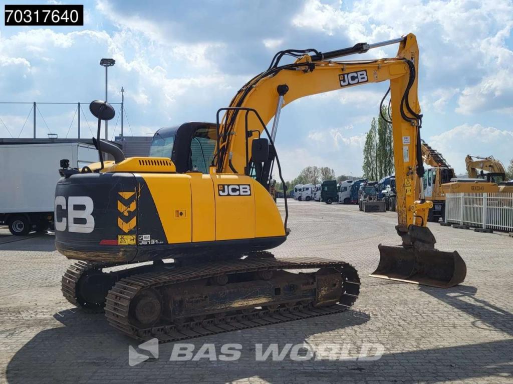 JCB JS131 LC Photo 5