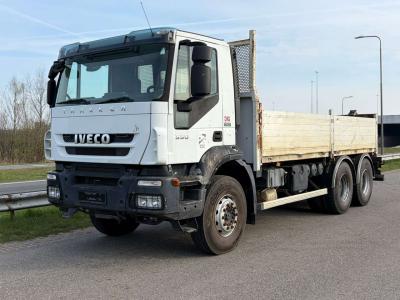 Iveco 330 6x4 with Palfinger PK 18500 crane en vente par Big Machinery