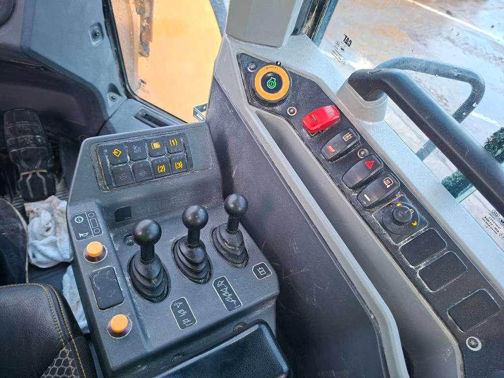 Caterpillar 980 Photo 19