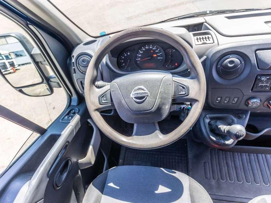 Nissan NV 400 Photo 15