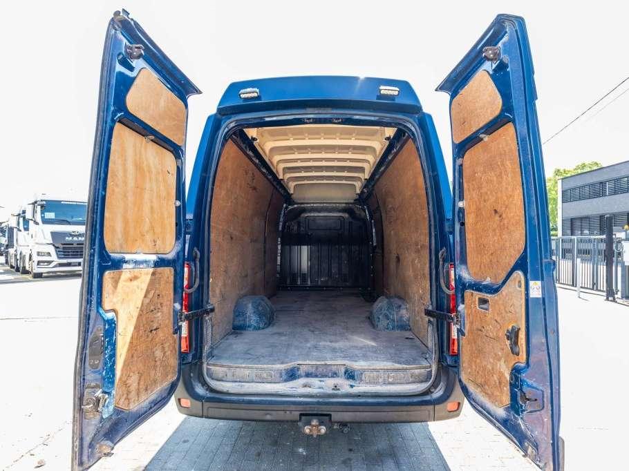 Nissan NV 400 Photo 6