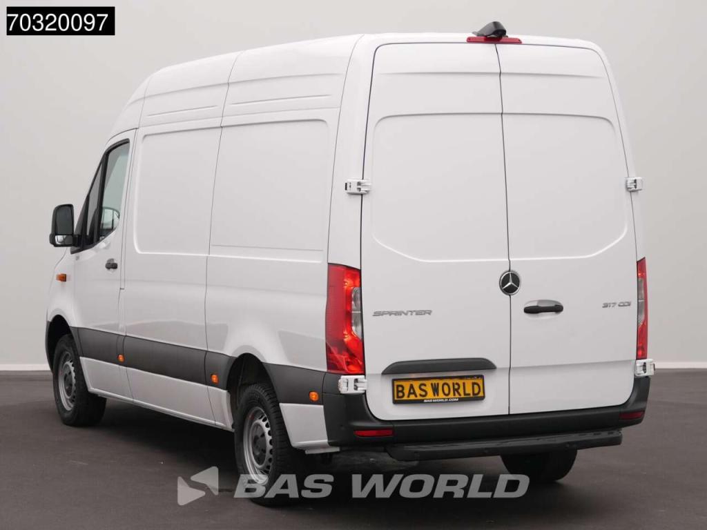 Mercedes-Benz Sprinter 317 CDI Automaat LED 2025 Model L2H2 170PK Navi Airco Cruise Camera MBUX CarPlay Stoelverw Photo 2