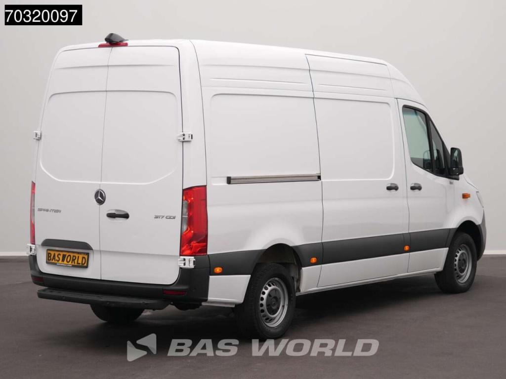 Mercedes-Benz Sprinter 317 CDI Automaat LED 2025 Model L2H2 170PK Navi Airco Cruise Camera MBUX CarPlay Stoelverw Photo 6