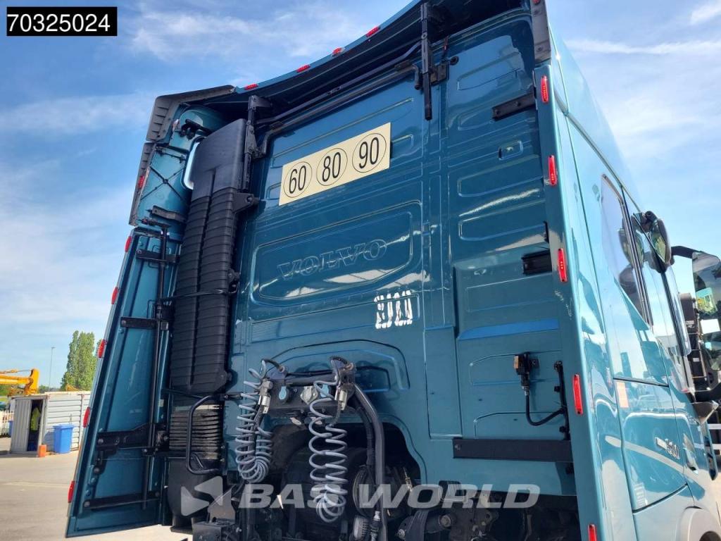 Volvo FM 460 4X2 2x Tanks ADR Standklima ACC Photo 11