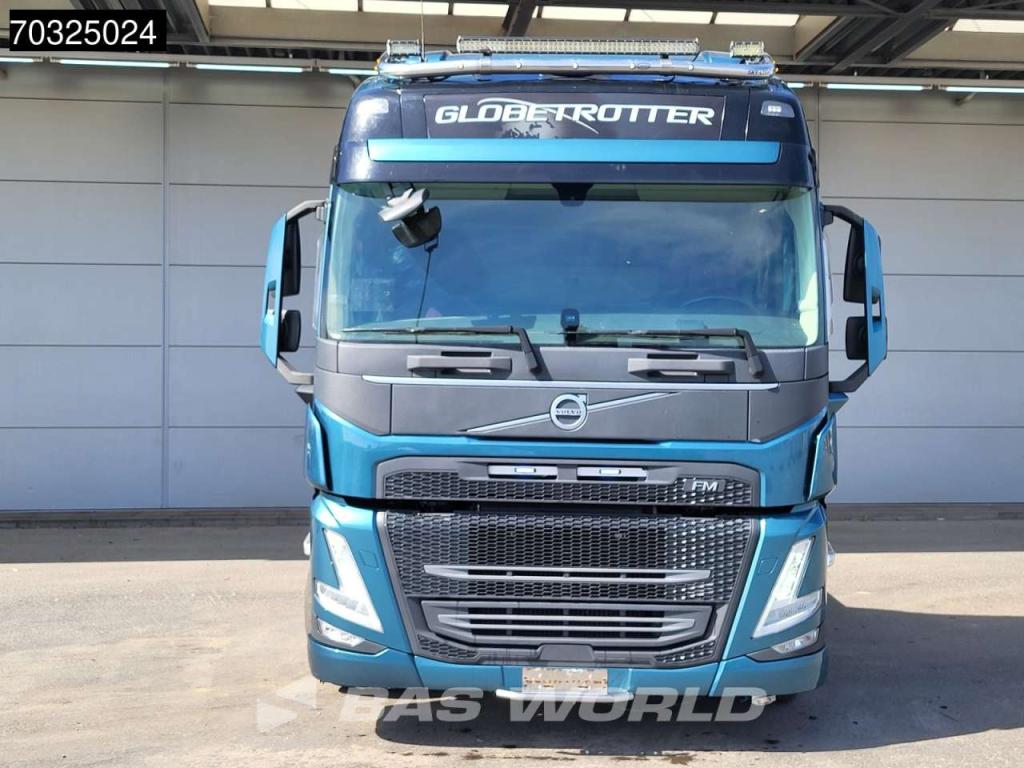 Volvo FM 460 4X2 2x Tanks ADR Standklima ACC Photo 3