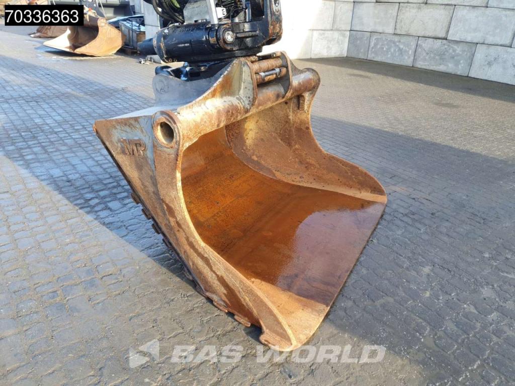 Volvo EC300 E L Photo 15