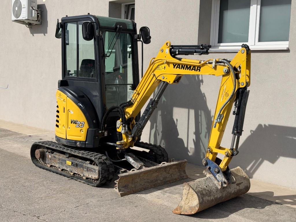 Yanmar Vio23 Photo 2