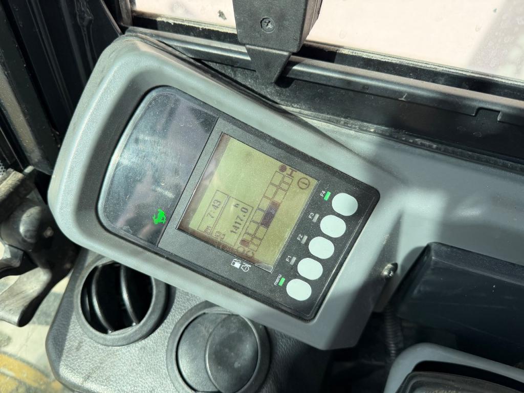 Yanmar Vio23 Photo 8