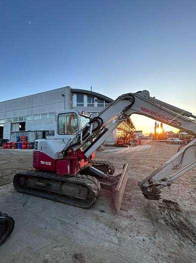 Takeuchi 180 FR Photo 2