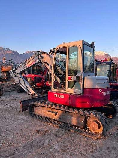 Takeuchi 180 FR Photo 3