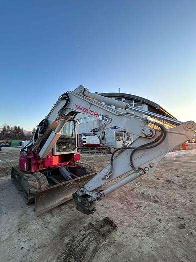 Takeuchi 180 FR Photo 4