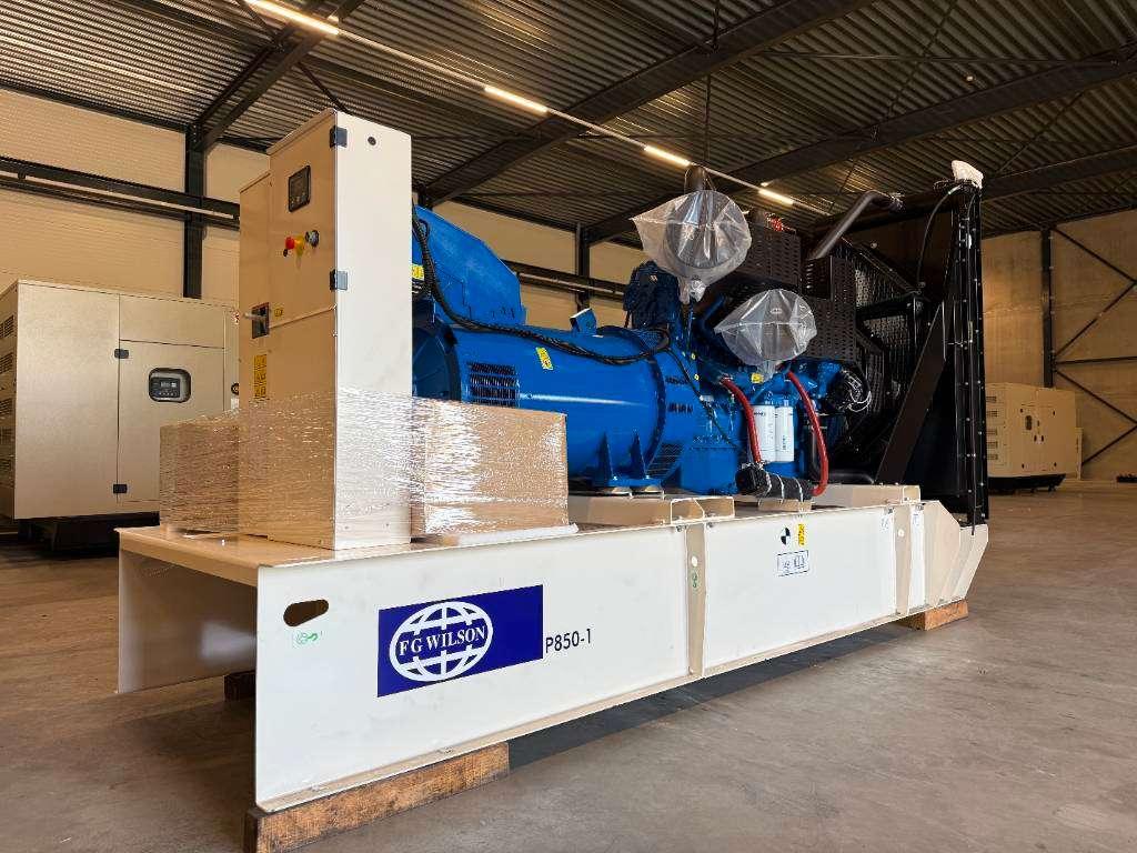 FG Wilson P850-1 - 850 kVA Open Genset - DPX-16024-O Photo 2