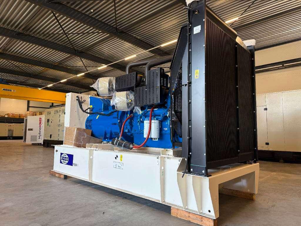 FG Wilson P850-1 - 850 kVA Open Genset - DPX-16024-O Photo 5