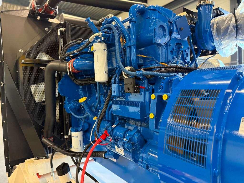 FG Wilson P850-1 - 850 kVA Open Genset - DPX-16024-O Photo 8
