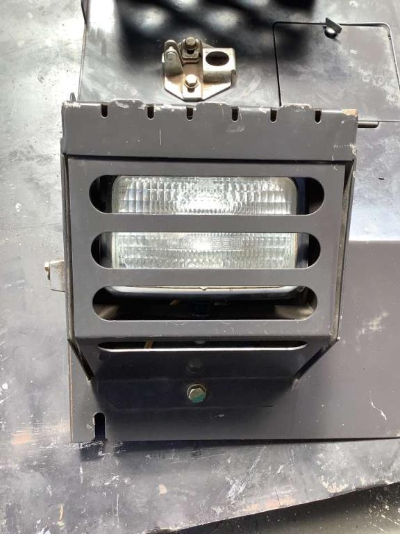 Phare pour Hitachi ZX 135-5 Photo 5