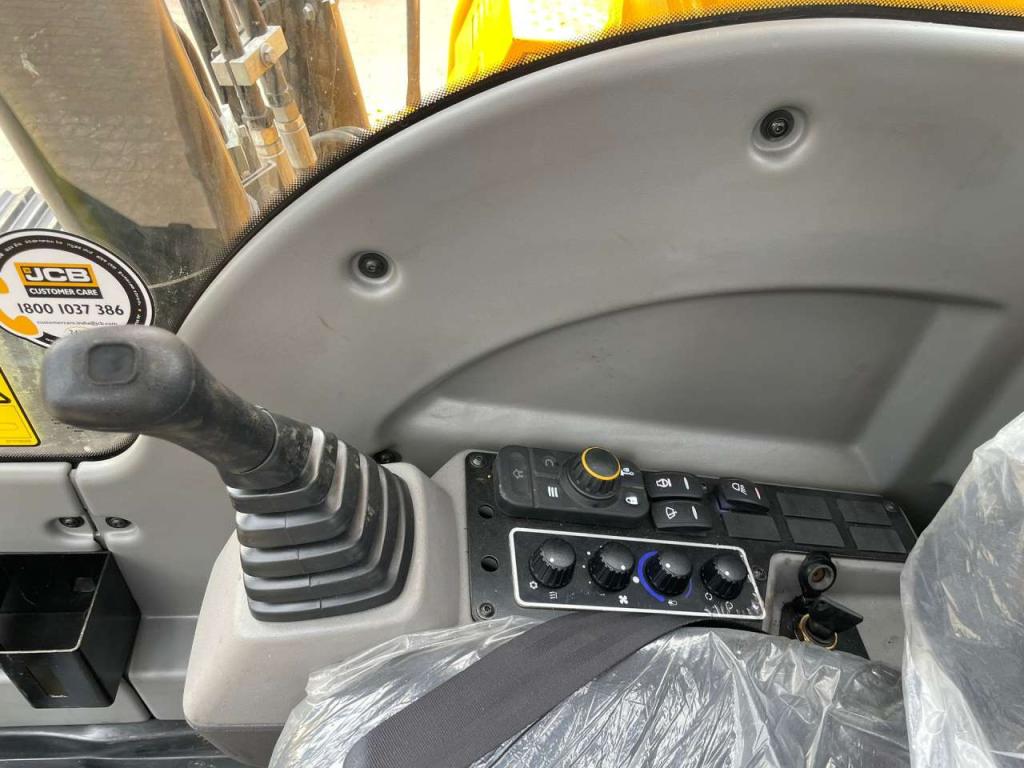 JCB 245 HD LR Photo 19