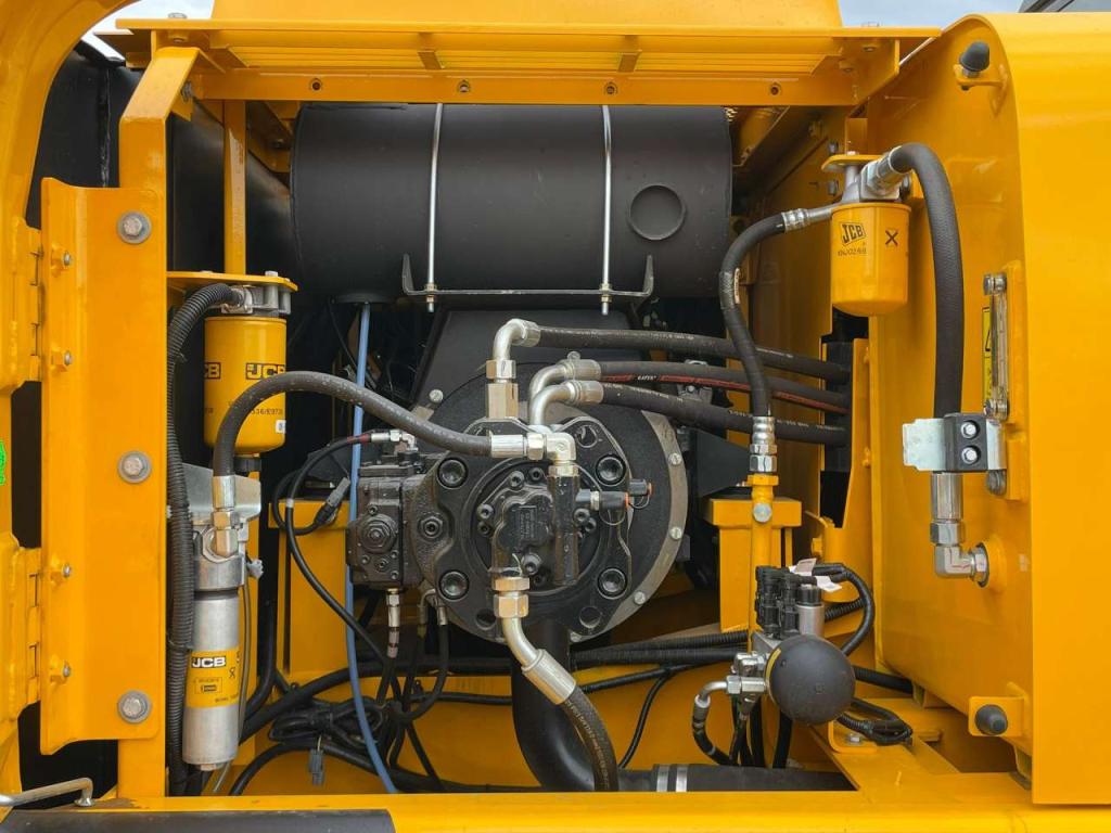 JCB 245 HD LR Photo 26