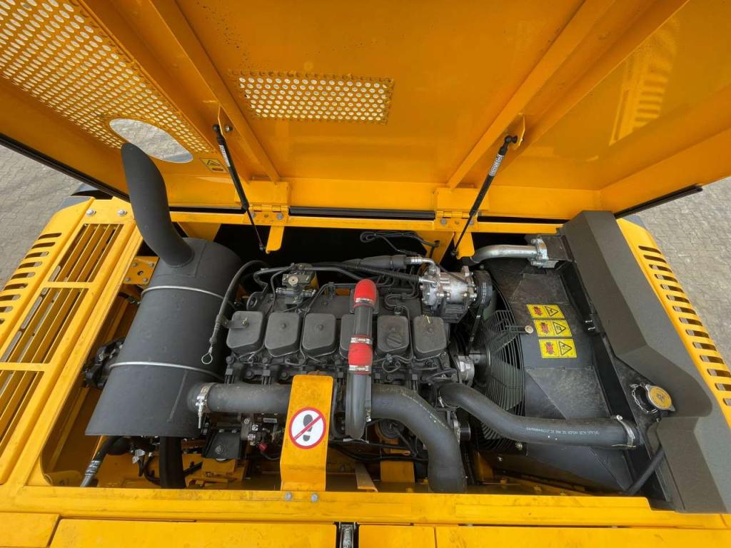 JCB 245 HD LR Photo 28