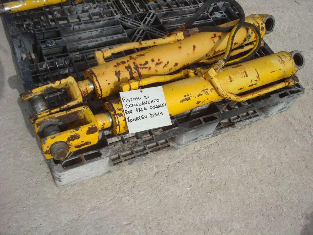 Piston de levage pour Komatsu D31S Photo 2