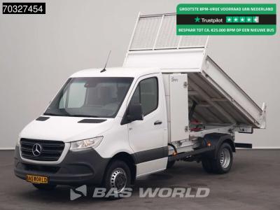 Mercedes-Benz Sprinter 516 CDI Kipper met Kist Dubbellucht 3,5t Trekhaak Airco Cruise MBUX CarPlay Euro6 Tipper B en vente par BAS World B.V.
