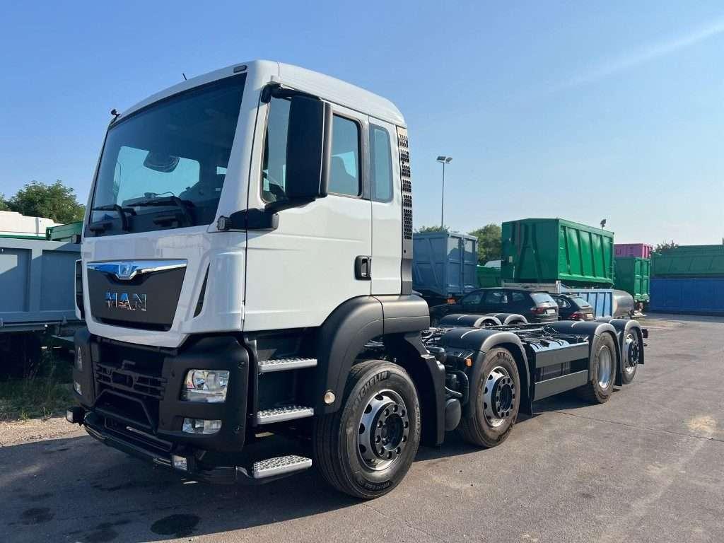 Man TGS 35.360 USATO A TELAIO 8X2 Photo 1
