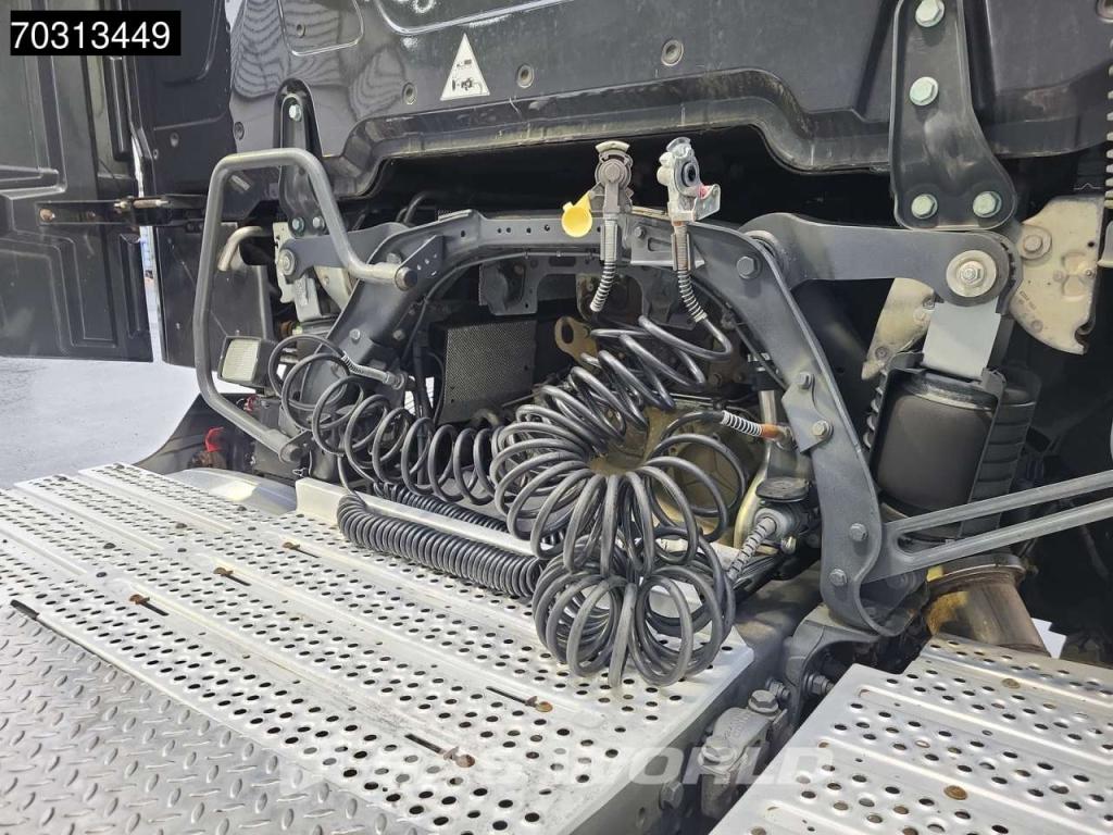 Mercedes-Benz Actros 1848 4X2 GigaSpace Retarder 2xTanks Standklima Photo 12