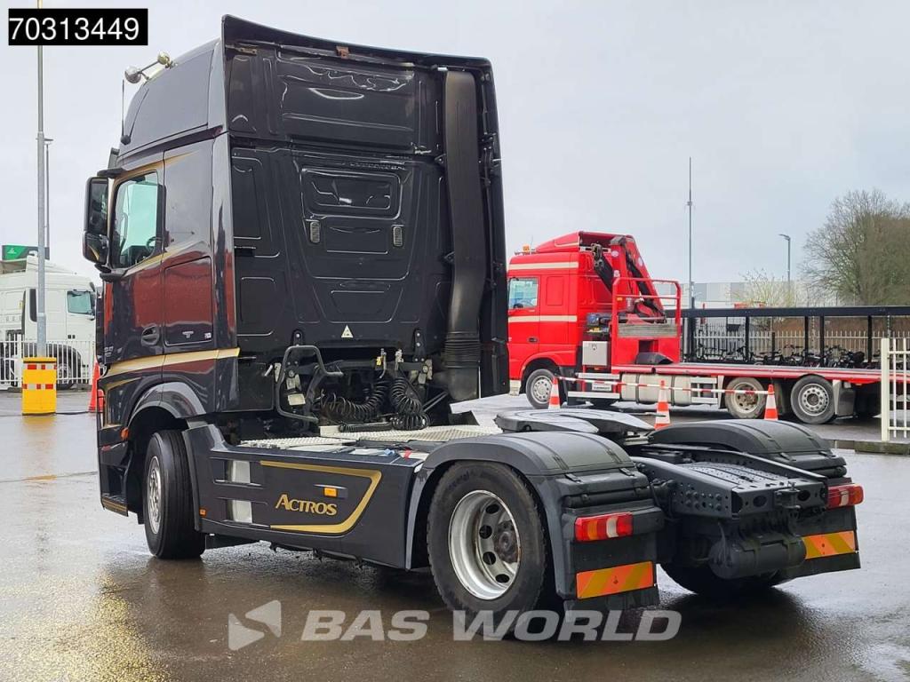 Mercedes-Benz Actros 1848 4X2 GigaSpace Retarder 2xTanks Standklima Photo 2