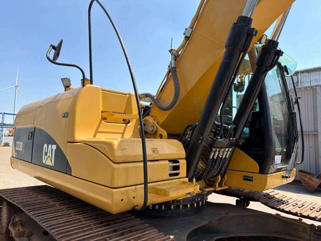 Caterpillar 323D L Photo 13