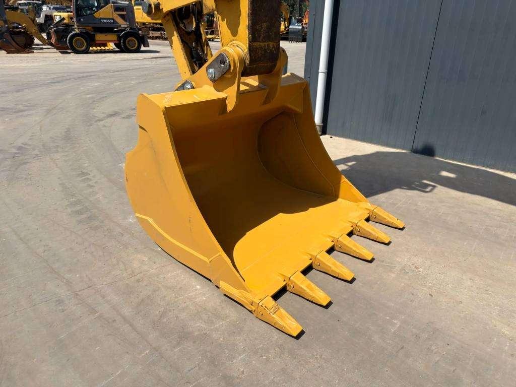 Caterpillar 323D L Photo 14