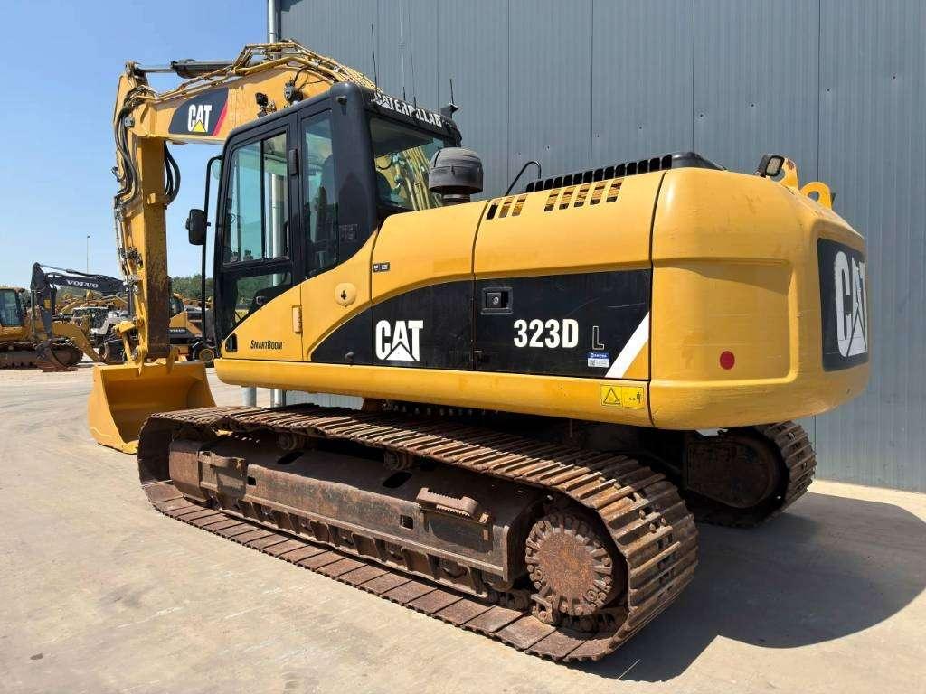Caterpillar 323D L Photo 2