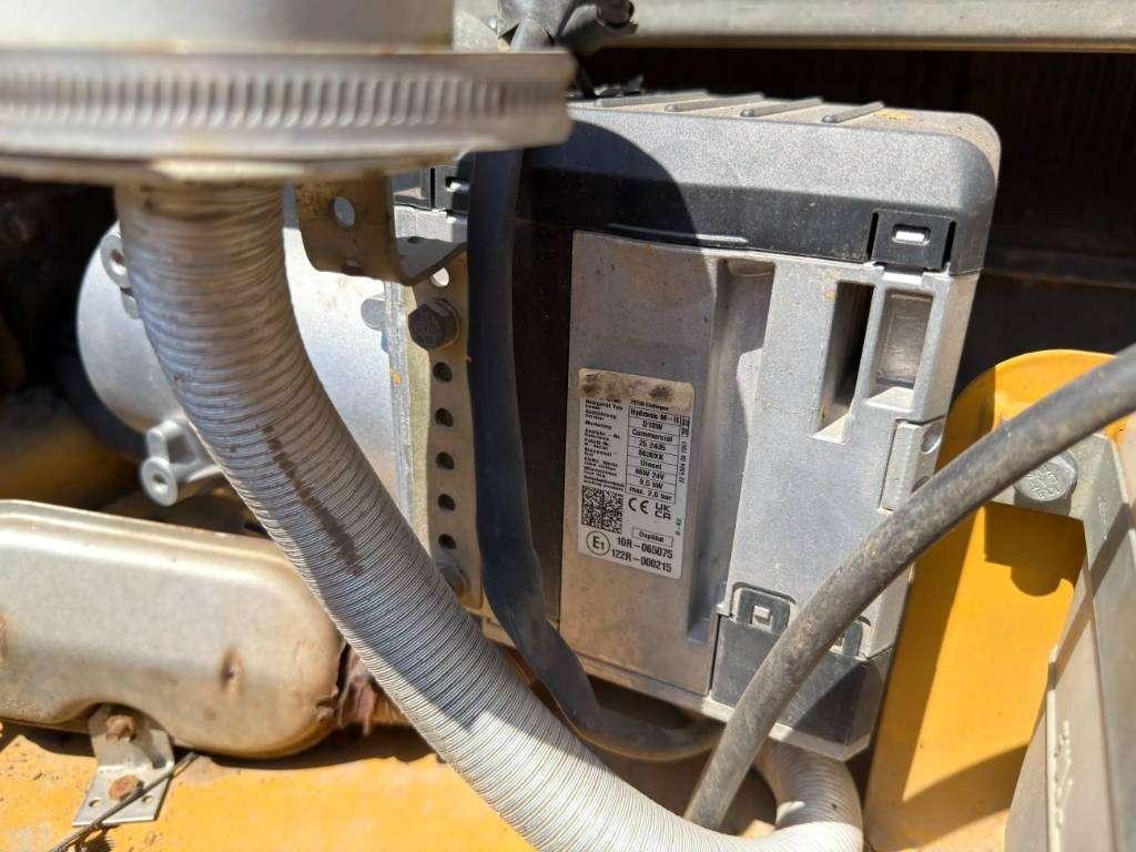Caterpillar 323D L Photo 29