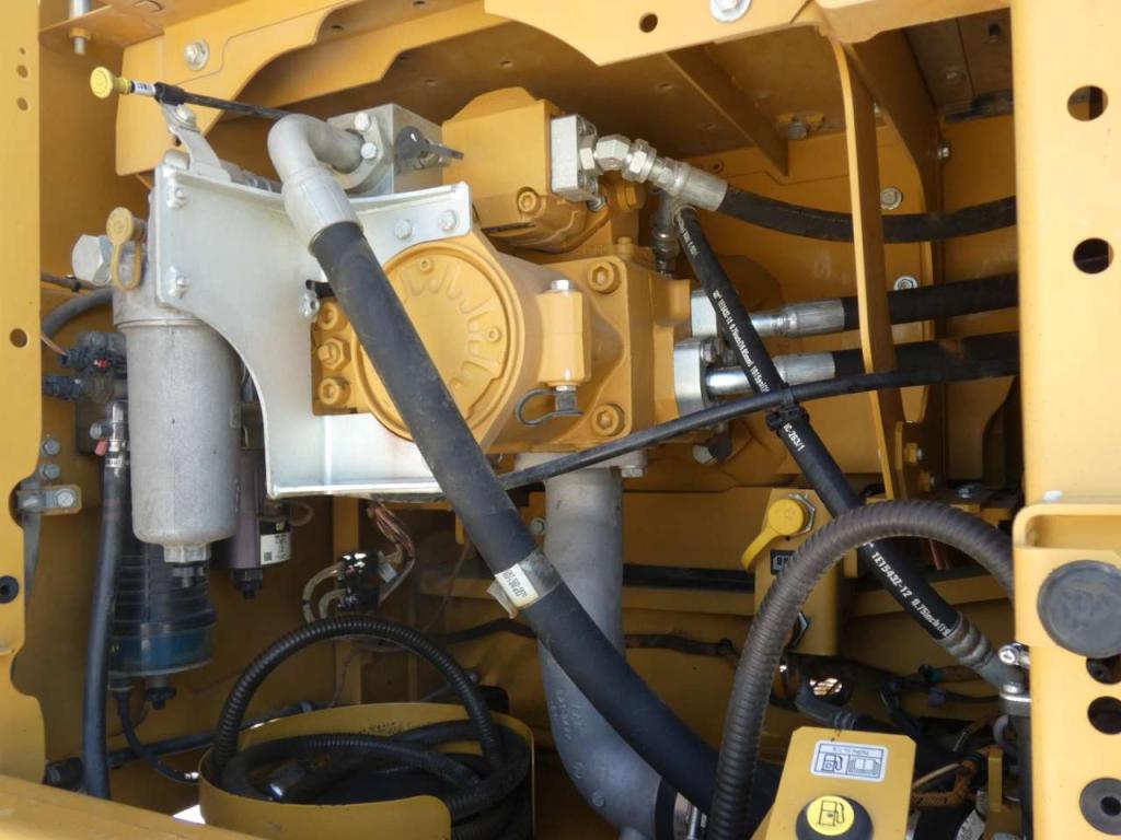 Caterpillar 330 Photo 16
