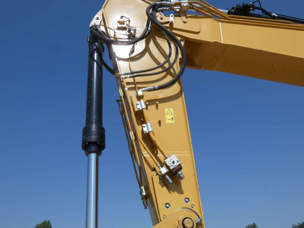 Caterpillar 330 Photo 9