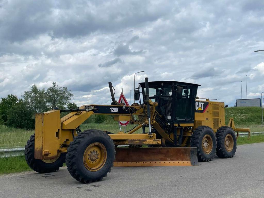 Caterpillar 120K | NEW TIRES Photo 2
