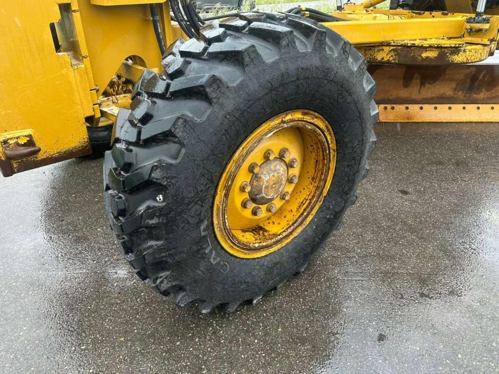 Caterpillar 120K | NEW TIRES Photo 9