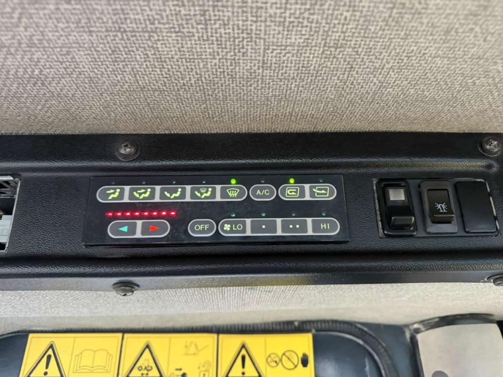 Komatsu WA470-5 Photo 10