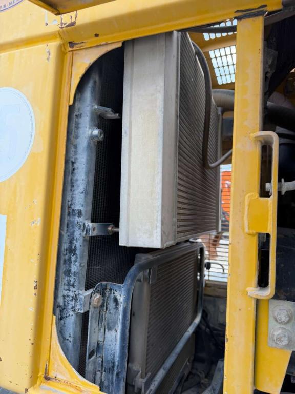 Komatsu WA470-5 Photo 11