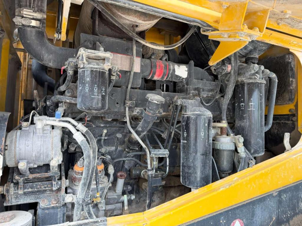 Komatsu WA470-5 Photo 13